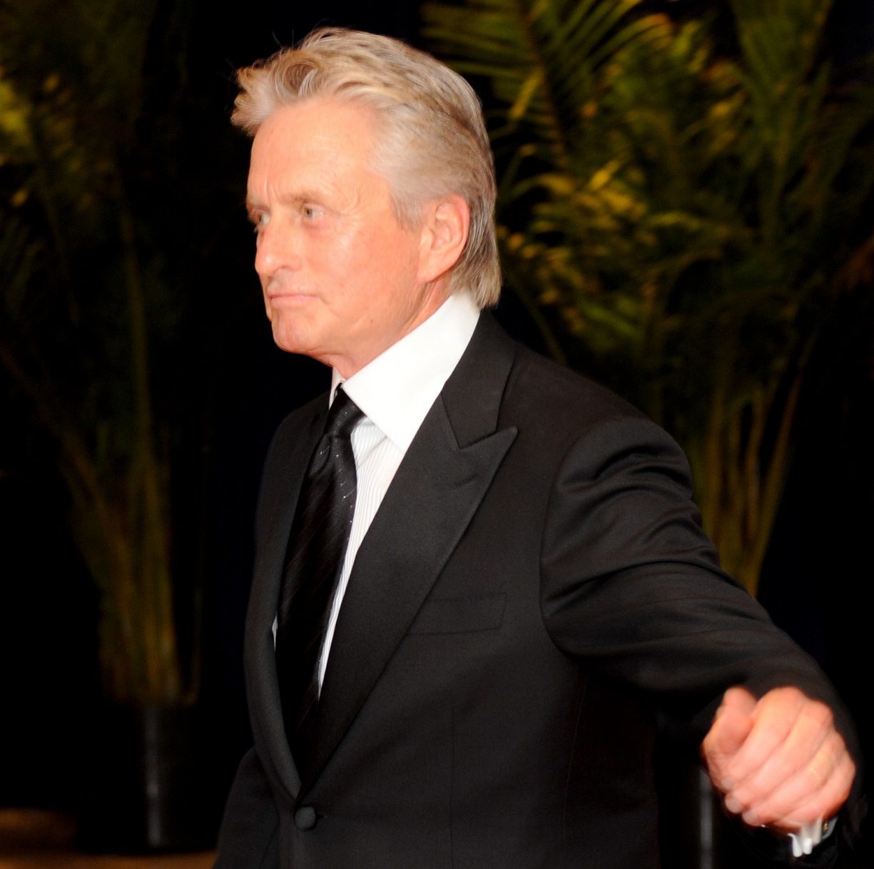 O Michael Douglas φτάνει στο δείπνο της Ένωσης Ανταποκριτών του Λευκού Οίκου την 1η Μαΐου 2010 στην Ουάσινγκτον.