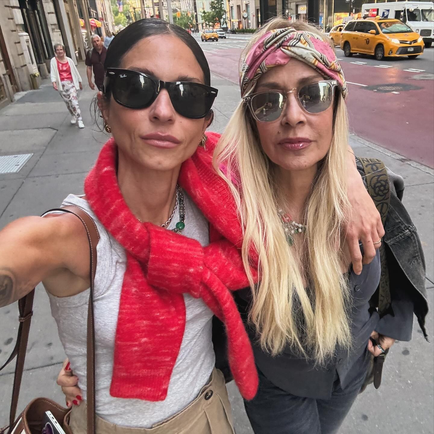 Άννα Βίσση και Σοφία Καρβέλα στη Νέα Υόρκη