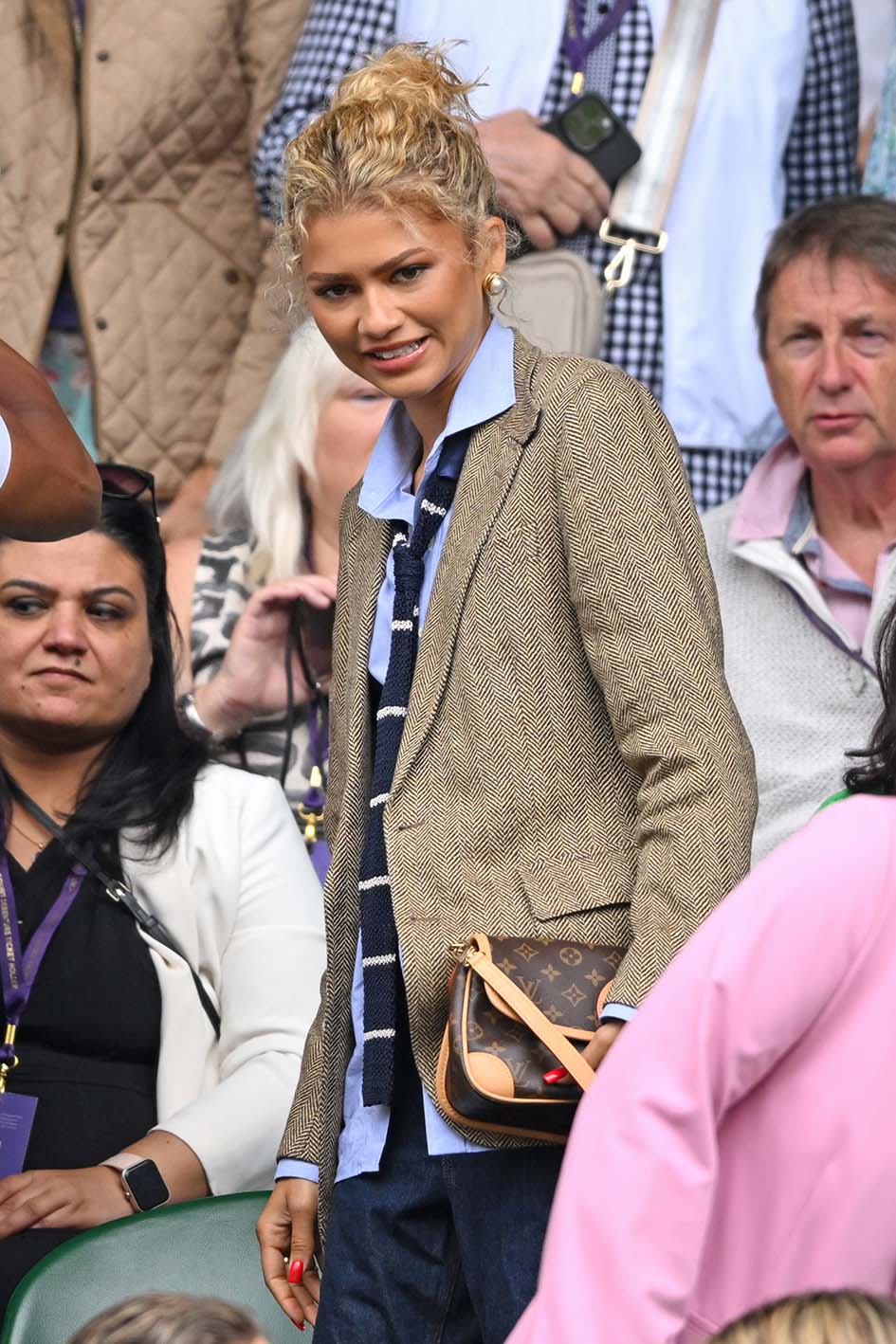 H Zendaya, φορώντας Ralph Lauren, παρευρέθηκε την 13η ημέρα στο Wimbledon Tennis Championships στις 13 Ιουλίου 2024.