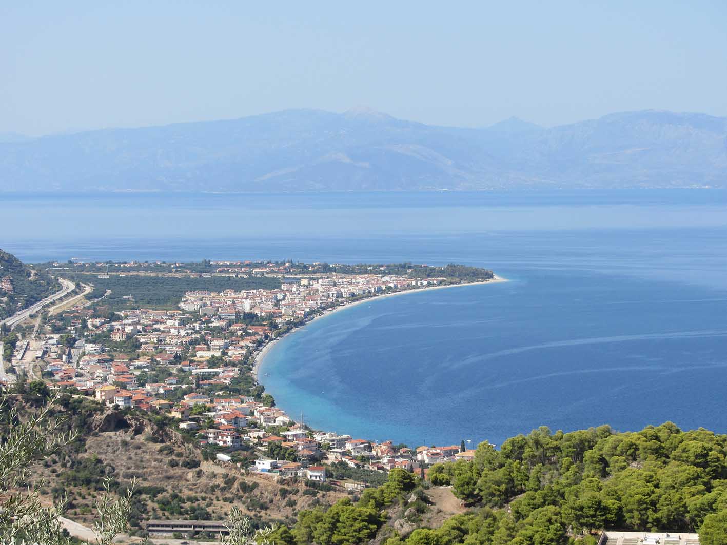 Παραλία στη Βόρεια Πελοπόννησο. Περιοχή Ακράτας Αιγίου 