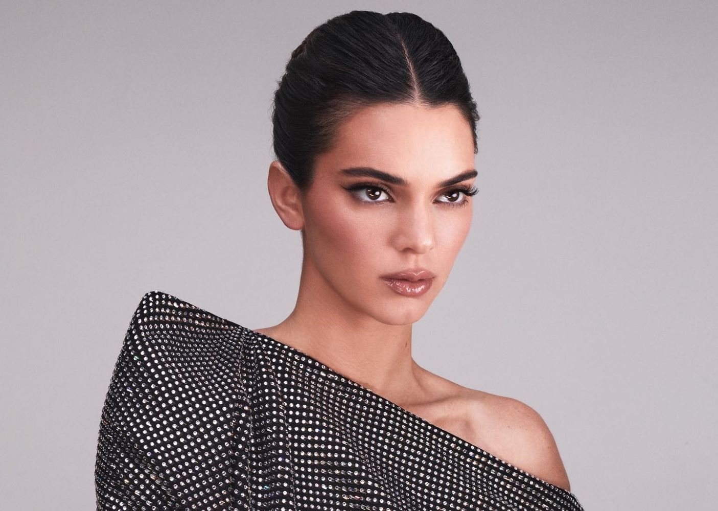 kendall jenner ξανθά μαλλιά