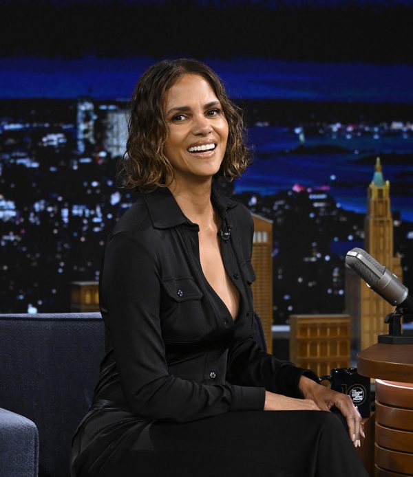 H Halle Berry καλεσμένη στο show του Jimmy Fallon στις 15 Αυγούστου 2024.