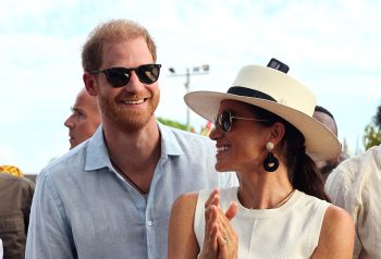 O πρίγκιπας Harry και η Meghan Markle στο at San Basilio de Palenque κατά τη διάρκεια της επίσκεψής τους στις 17 Αυγούστου 2024 στην Μπογκοτά της Κολομβίας.