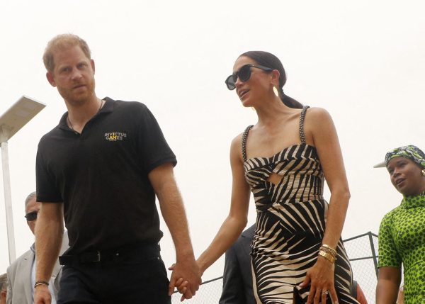 O πρίγκιπας Harry και η Meghan Markle στους αγώνες Invictus Games στην Abuja της Νιγηρίας στις 11.5.2024.